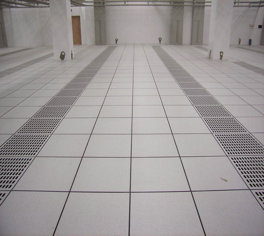 工業生產中為什么需要使用防靜電地板呢?