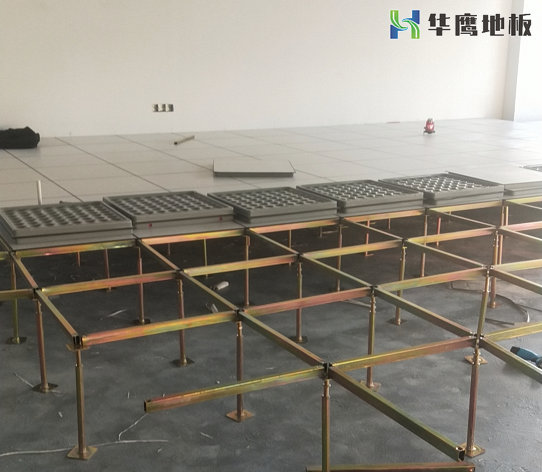 如何保障抗靜電地板的施工質(zhì)量？