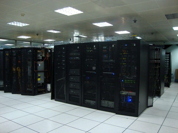 機房為什么要裝機房防靜電地板