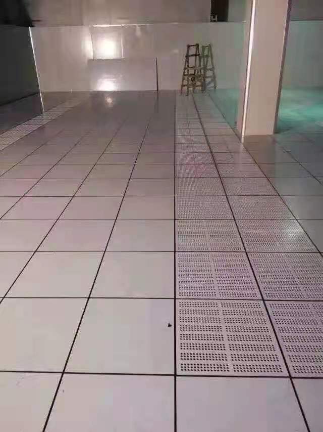 機(jī)房防靜電地板