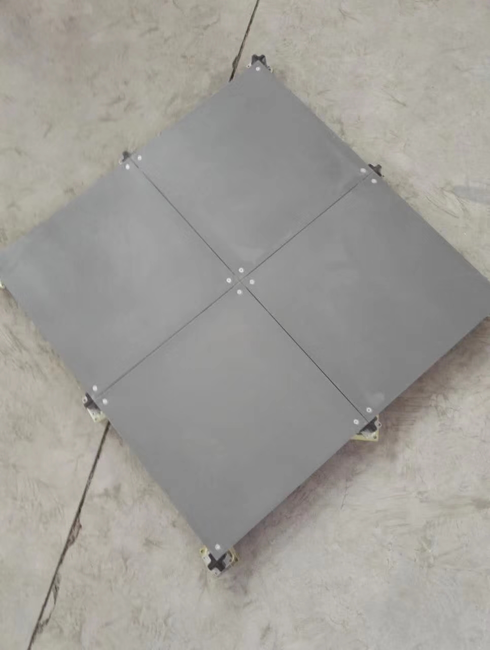 安裝架空地板的注意事項(xiàng)