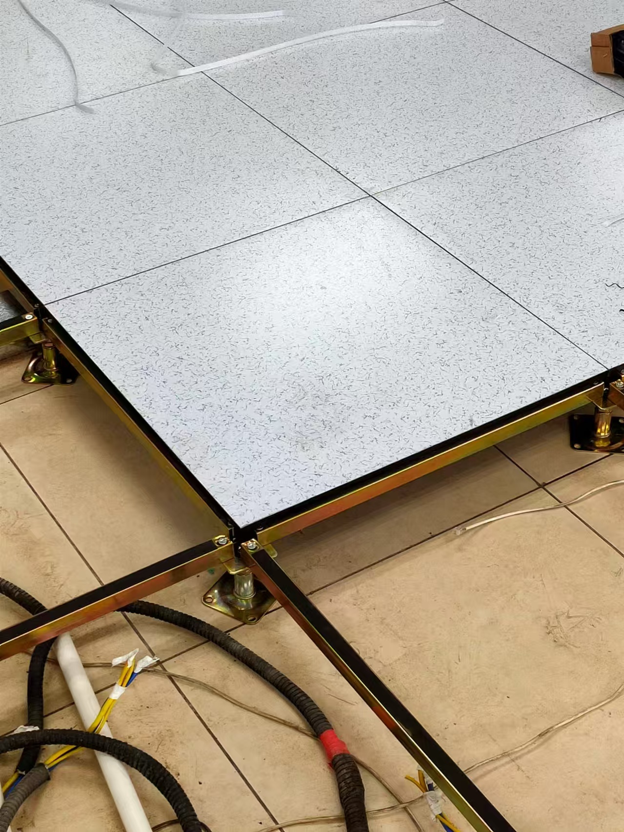 防靜電地板價(jià)格范圍