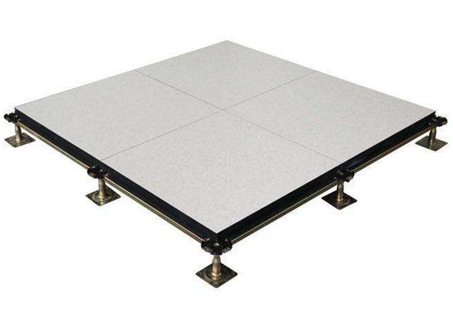 《防靜電地板采購的“總擁有成本”分析：為何優質地板長期來看更省錢？》